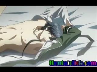 Allettante hentai gay hardcore sesso clip e amore in letto