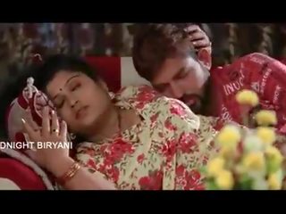 Indian Mallu Aunty dirty video bgrade video with boobs press scene At Bedroom - Wowmoyback